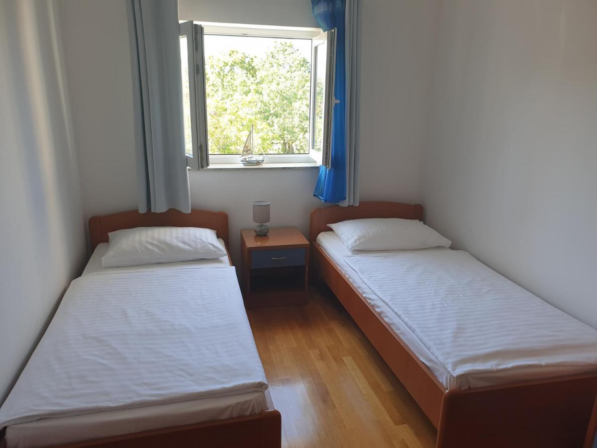 Apartments Mare & Mons Deluxe Malinska Luaran gambar