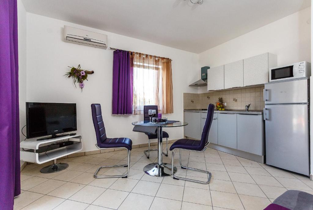Apartments Mare & Mons Deluxe Malinska Bilik gambar
