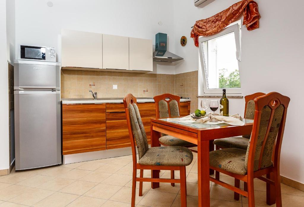 Apartments Mare & Mons Deluxe Malinska Bilik gambar