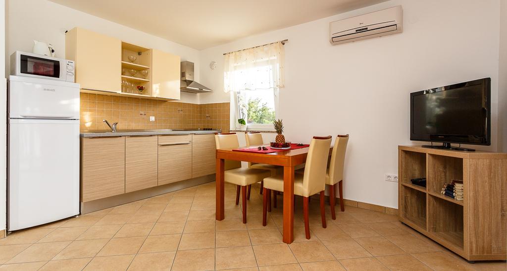 Apartments Mare & Mons Deluxe Malinska Luaran gambar