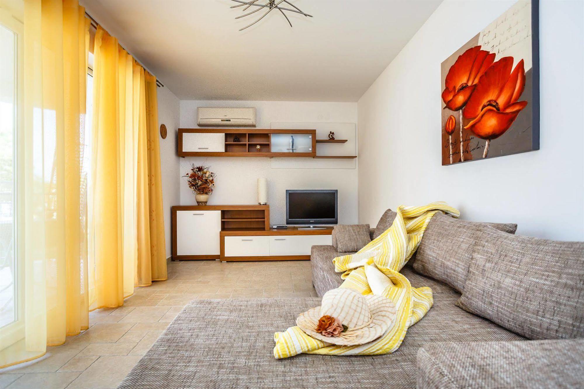Apartments Mare & Mons Deluxe Malinska Luaran gambar