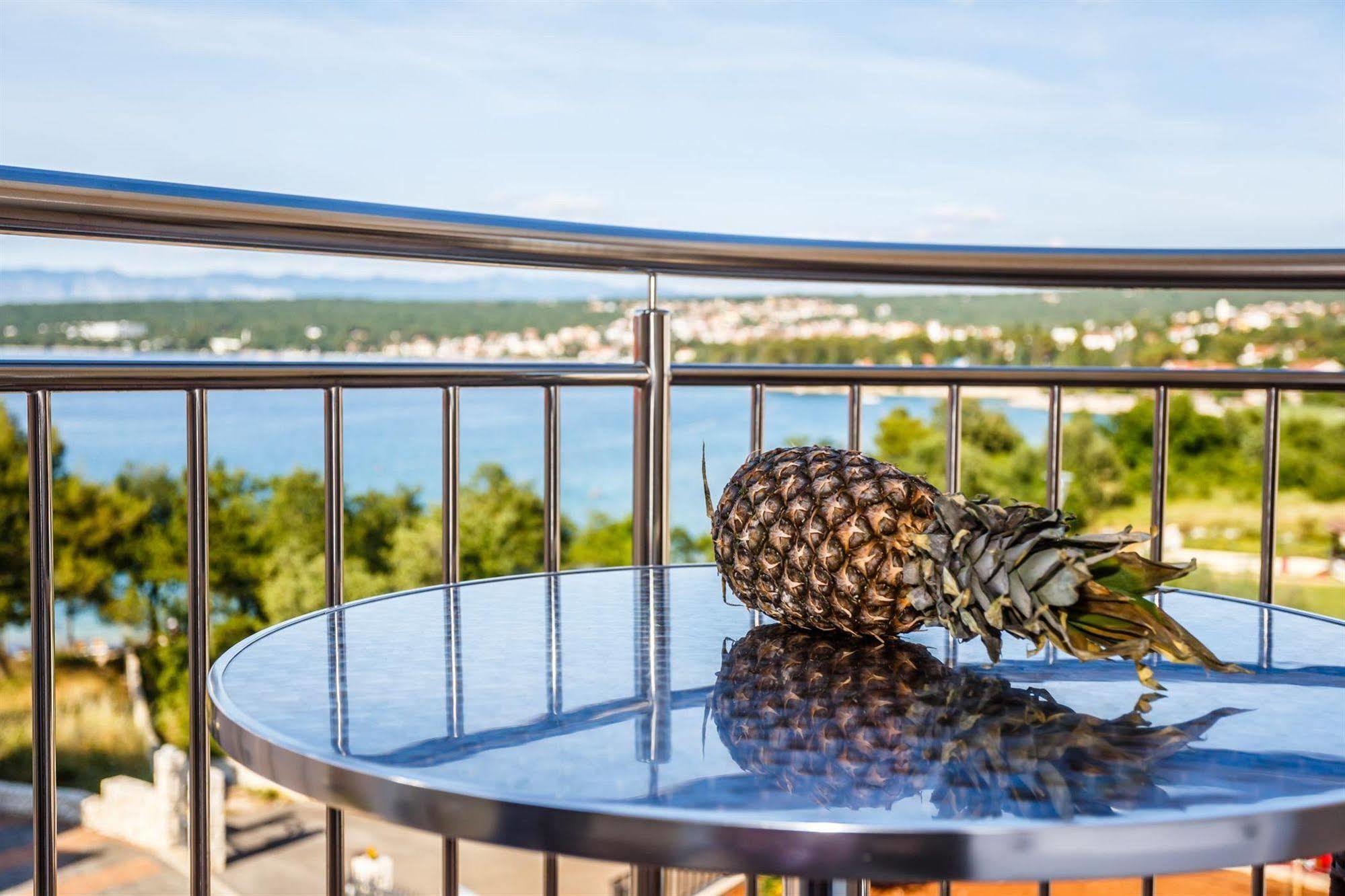 Apartments Mare & Mons Deluxe Malinska Luaran gambar