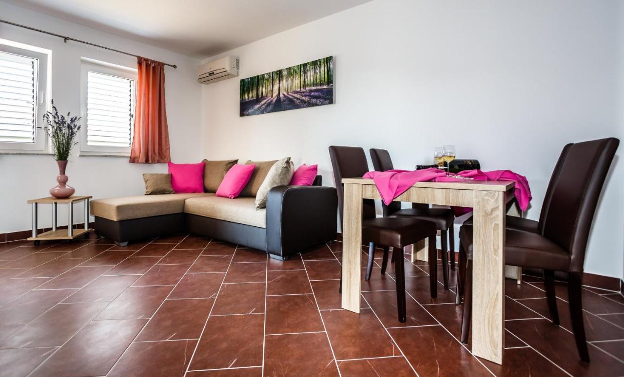 Apartments Mare & Mons Deluxe Malinska Luaran gambar